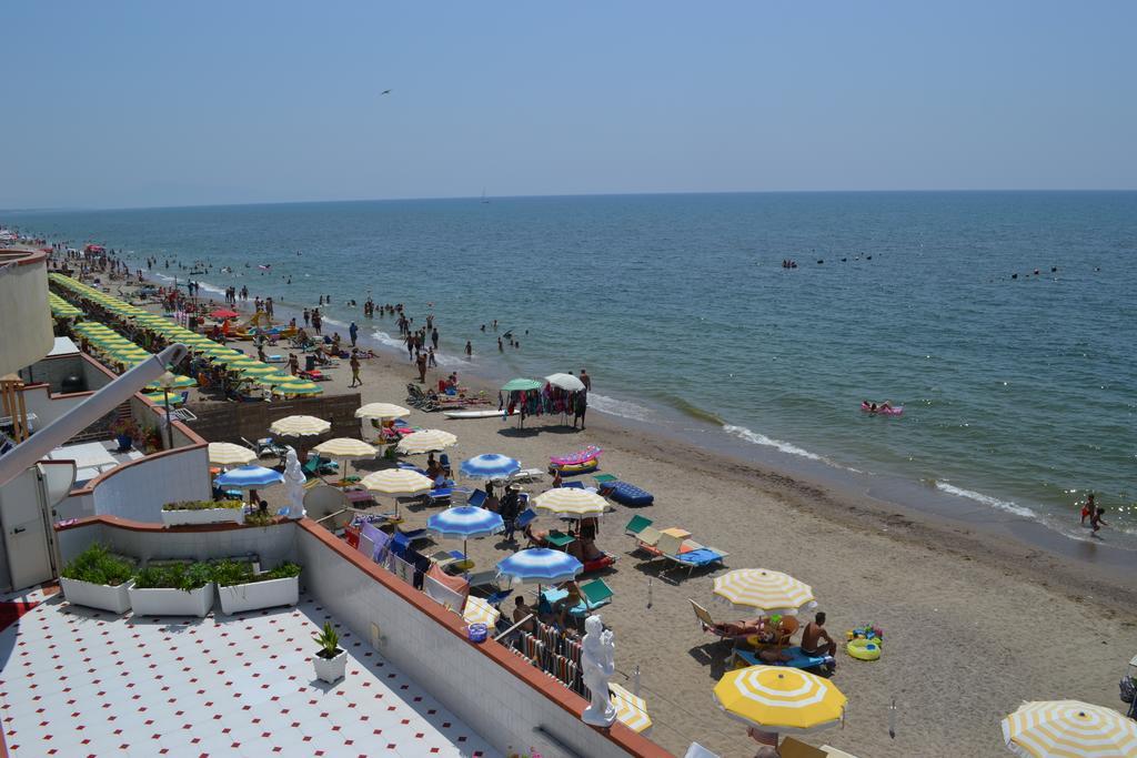 Casa Vacanze Dei Navigatori On The Sea Pontecagnano Exterior foto