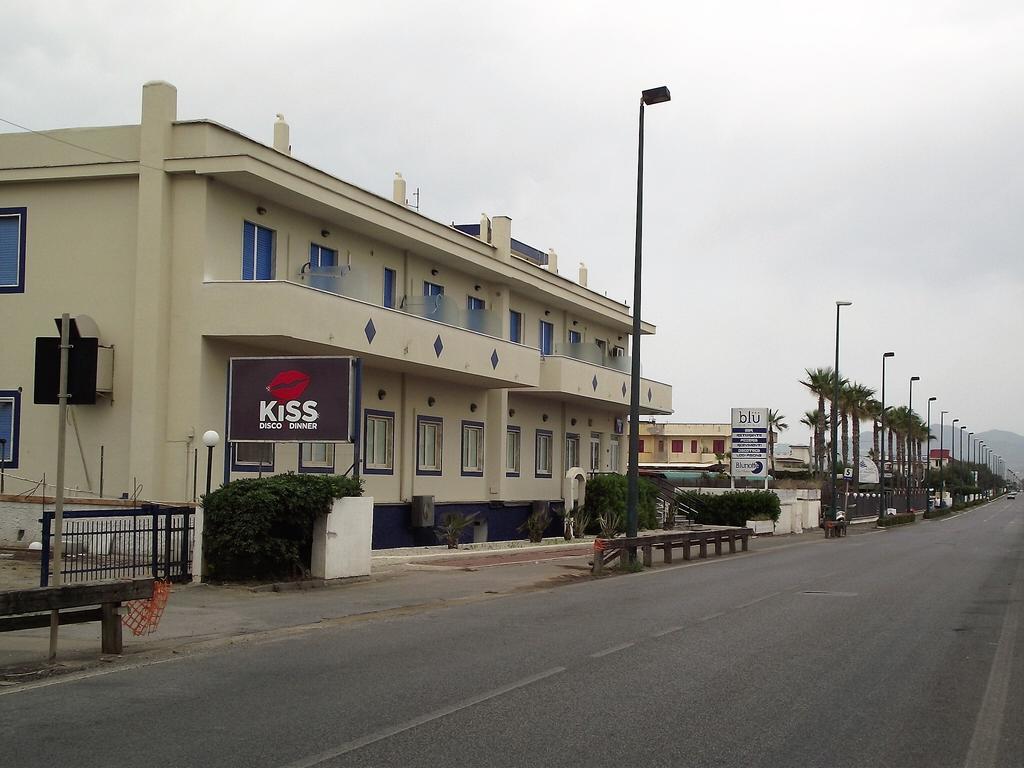 Casa Vacanze Dei Navigatori On The Sea Pontecagnano Exterior foto