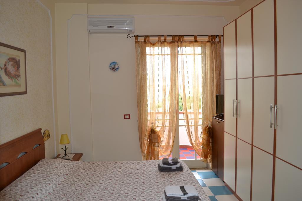 Casa Vacanze Dei Navigatori On The Sea Pontecagnano Exterior foto